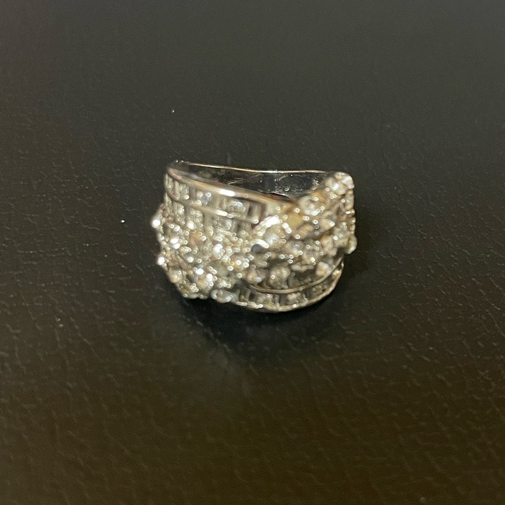 Cubic Zirconia cluster silver ring size 6